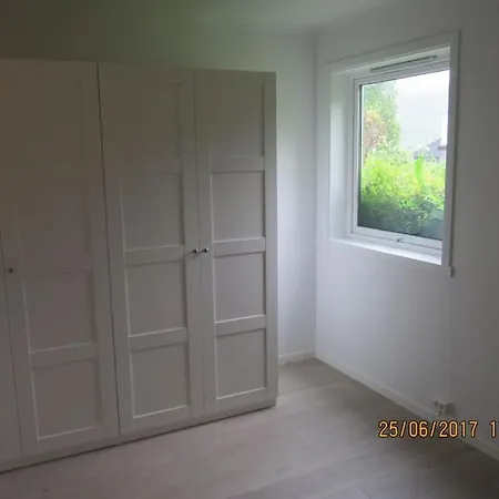 Apartment Sentralt Beliggende Leilighet Ved Fjellheisen - Tromso