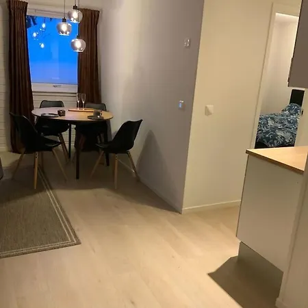 Apartment Sentralt Beliggende Leilighet Ved Fjellheisen - Tromso